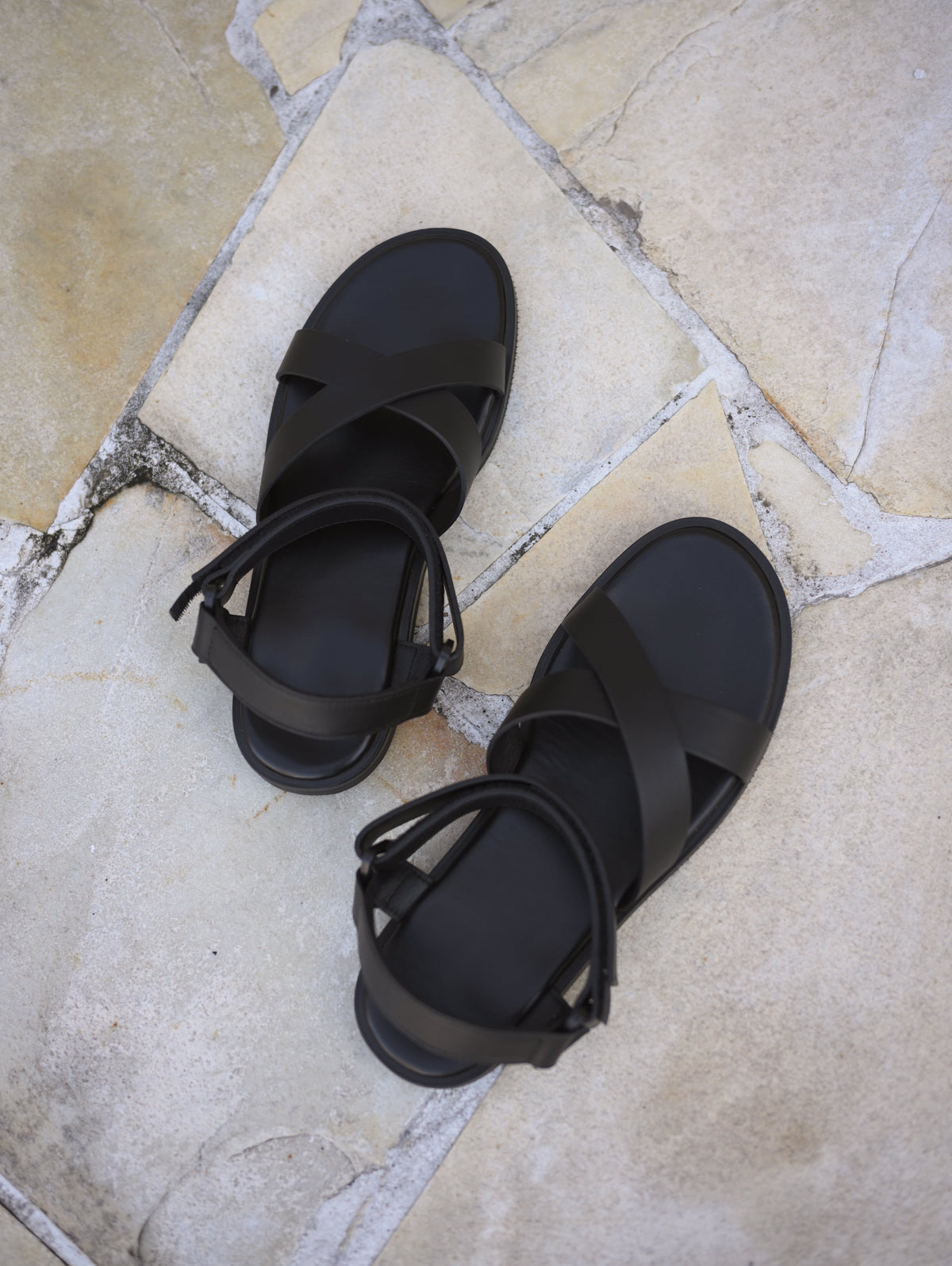 ARNEST SANDALS